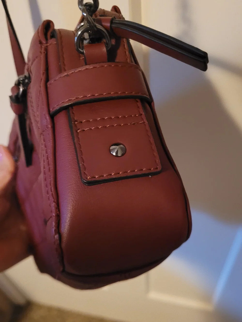 Simply Vera Vera Wang Quilted Crossbody in Burgundy